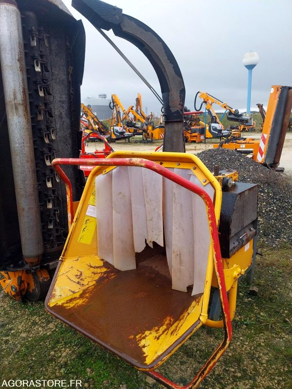 DECHIQUETEUSE DE BRANCHES NOREMAT B160 - Lesni sekalnik: slika 3 DECHIQUETEUSE DE BRANCHES NOREMAT B160 - Lesni sekalnik: slika 3