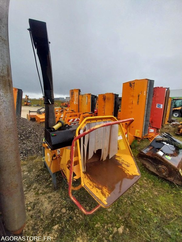 DECHIQUETEUSE DE BRANCHES NOREMAT B160 - Lesni sekalnik: slika 2 DECHIQUETEUSE DE BRANCHES NOREMAT B160 - Lesni sekalnik: slika 2