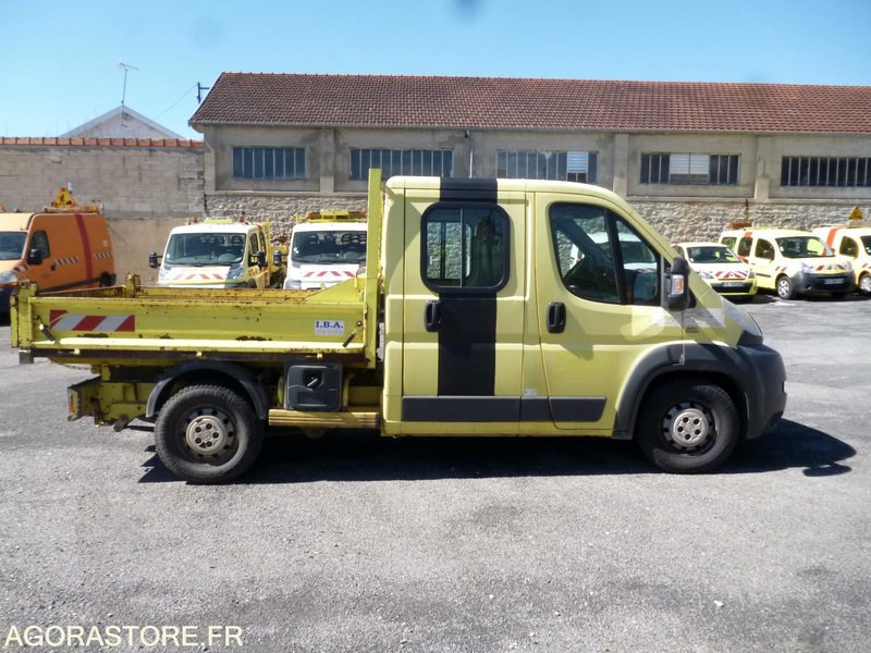 DUCATO 2.3 JTD 120 BBDC 7 PLACES - Dostavno vozilo s kesonom, Dostavno vozilo z dvojno kabino: slika 4 DUCATO 2.3 JTD 120 BBDC 7 PLACES - Dostavno vozilo s kesonom, Dostavno vozilo z dvojno kabino: slika 4