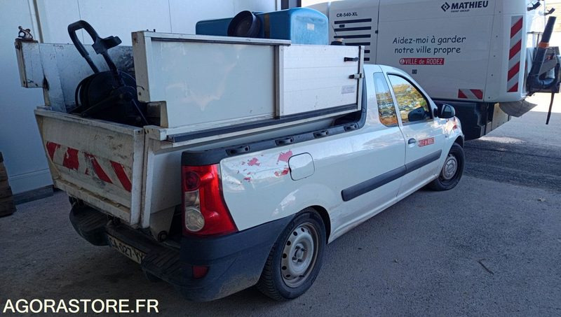 Dacia Logan - 2012 - 111131km - Poltovornjak: slika 2 Dacia Logan - 2012 - 111131km - Poltovornjak: slika 2