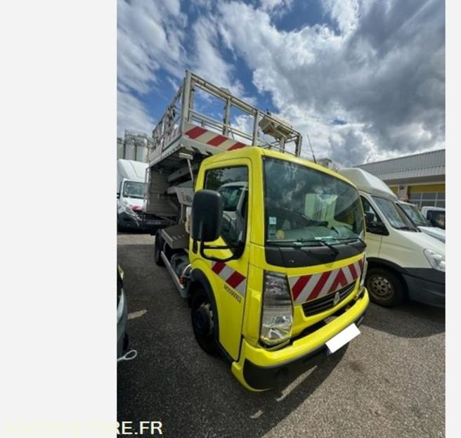RENAULT MAXITY 2.5l 130CV NACELLE PASSERELLE ELEVATRICE - Dostavno vozilo: slika 2 RENAULT MAXITY 2.5l 130CV NACELLE PASSERELLE ELEVATRICE - Dostavno vozilo: slika 2