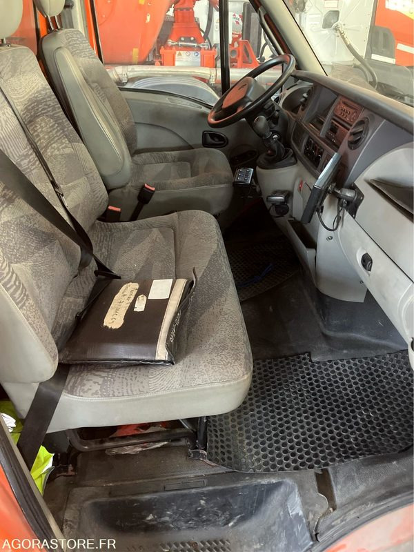 Renault Master - 2005 - 43161kms (P2001716) - Dostavno vozilo: slika 5 Renault Master - 2005 - 43161kms (P2001716) - Dostavno vozilo: slika 5