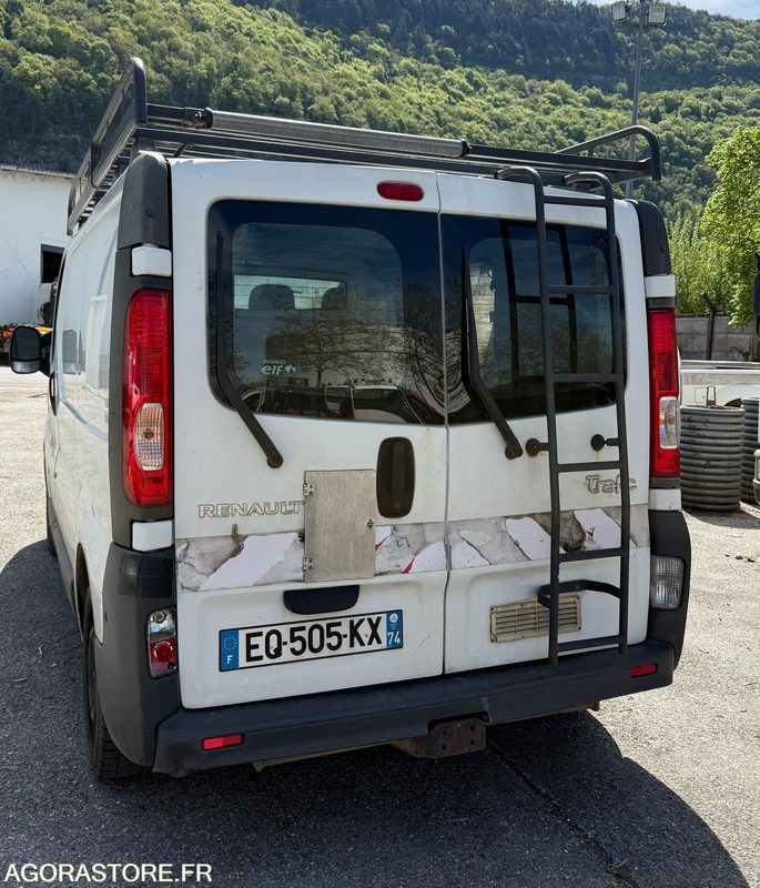 EQ505KX - RENAULT TRAFIC 1.9 dci 100 - - Furgon: slika 4 EQ505KX - RENAULT TRAFIC 1.9 dci 100 - - Furgon: slika 4