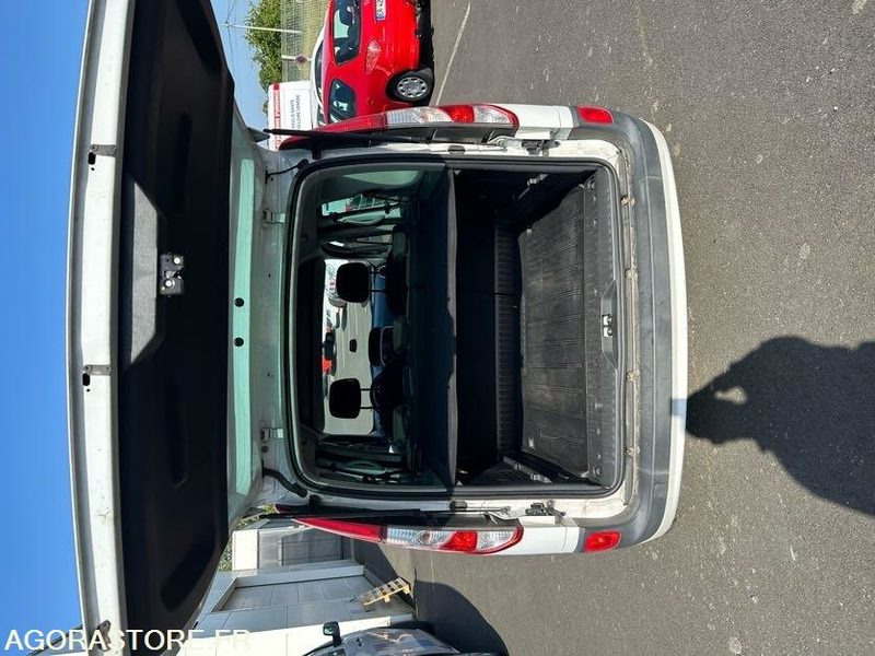 EZ-934-SA - Roulant - RENAULT KANGOO - VP - 159 000 Kms - Avtomobil: slika 5 EZ-934-SA - Roulant - RENAULT KANGOO - VP - 159 000 Kms - Avtomobil: slika 5