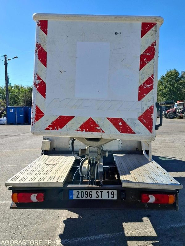 Elévateur à Nacelle 160 ALU CABSTAR sur châssis NISSAN <3.5T H.16M - 2007 - Dvižna ploščad montirana na tovornjak: slika 4 Elévateur à Nacelle 160 ALU CABSTAR sur châssis NISSAN <3.5T H.16M - 2007 - Dvižna ploščad montirana na tovornjak: slika 4