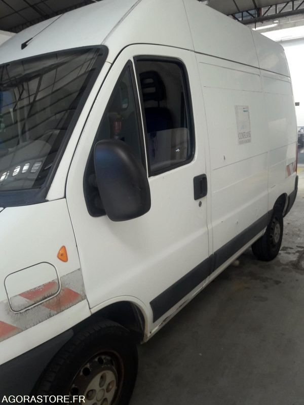 FIAT DUCATO FOURGON-NON ROULANT - Furgon: slika 2 FIAT DUCATO FOURGON-NON ROULANT - Furgon: slika 2