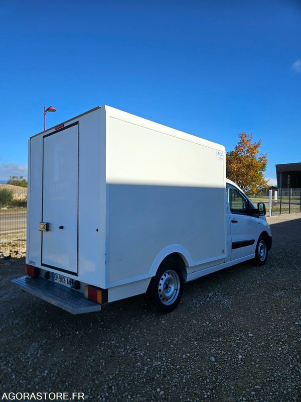 FIAT SCUDO 2.0 130 CAISSE FRIGORIFIQUE FRCX 3 PLACES - Hladilno vozilo: slika 4 FIAT SCUDO 2.0 130 CAISSE FRIGORIFIQUE FRCX 3 PLACES - Hladilno vozilo: slika 4