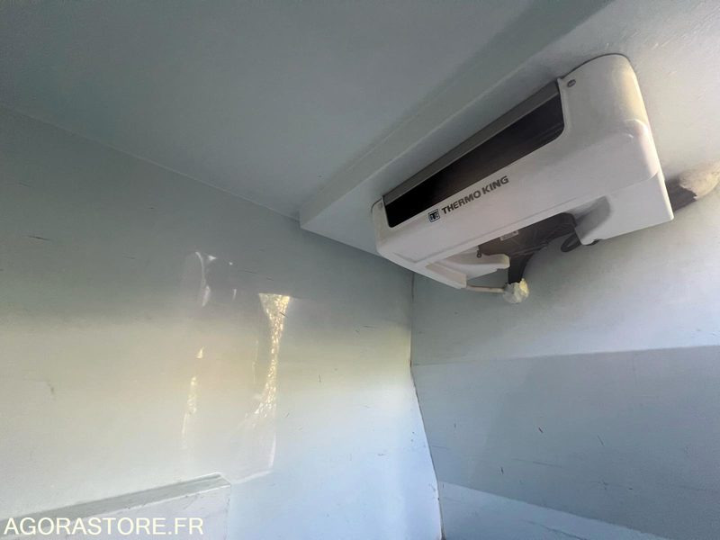 FIAT- SCUDO - 2016 - 230 000 KM - FRIGORIFIQUE MULTI TEMPERATURE - Hladilno vozilo: slika 3 FIAT- SCUDO - 2016 - 230 000 KM - FRIGORIFIQUE MULTI TEMPERATURE - Hladilno vozilo: slika 3
