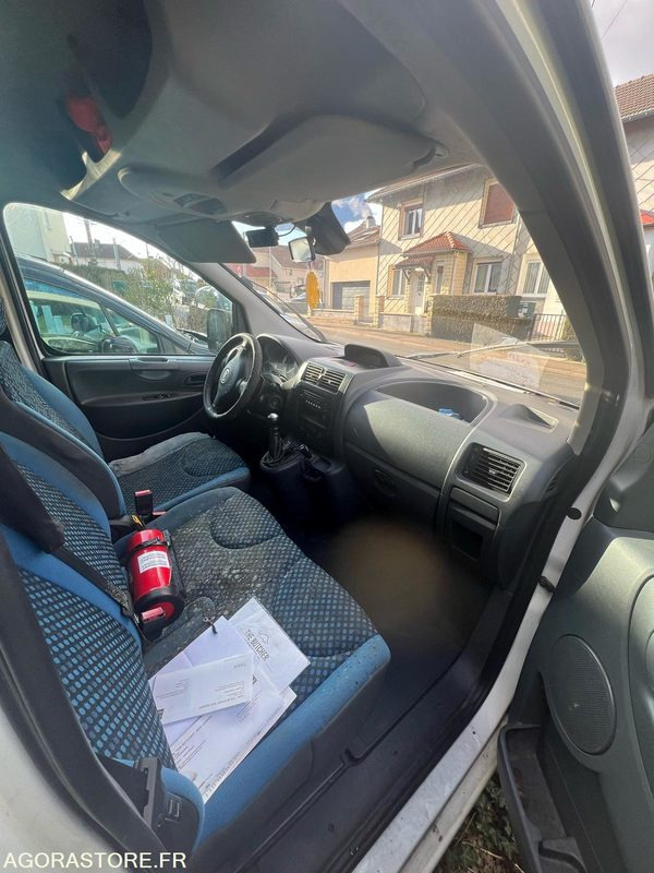 FIAT- SCUDO - 2016 - 230 000 KM - FRIGORIFIQUE MULTI TEMPERATURE - Hladilno vozilo: slika 5 FIAT- SCUDO - 2016 - 230 000 KM - FRIGORIFIQUE MULTI TEMPERATURE - Hladilno vozilo: slika 5