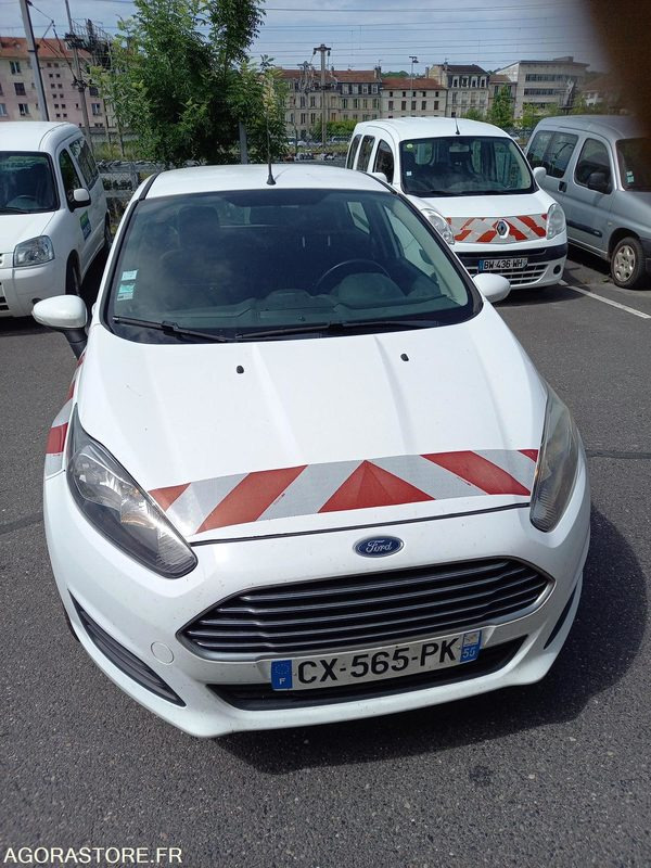 FORD FIESTA TDCI 70 FAP TREND -5 PORTES - Avtomobil: slika 2 FORD FIESTA TDCI 70 FAP TREND -5 PORTES - Avtomobil: slika 2