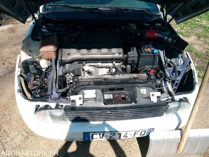 Avtomobil Fiat coupée 2.0L 20V: slika 17
