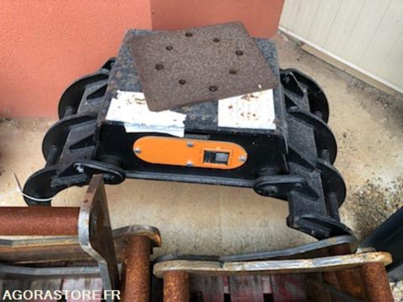 Grappin NEUF fixe sans rotation pour pelle 3 à 6 T - Gradbena oprema: slika 3 Grappin NEUF fixe sans rotation pour pelle 3 à 6 T - Gradbena oprema: slika 3