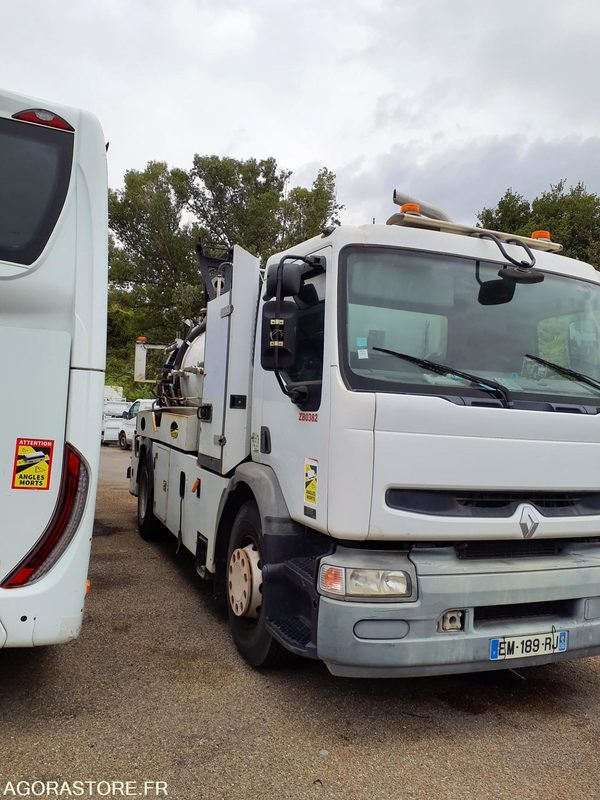 HYDROCUREUR 19T RIVARD - 2004 / 262 122 KM - Vakuumski tovornjak: slika 1 HYDROCUREUR 19T RIVARD - 2004 / 262 122 KM - Vakuumski tovornjak: slika 1