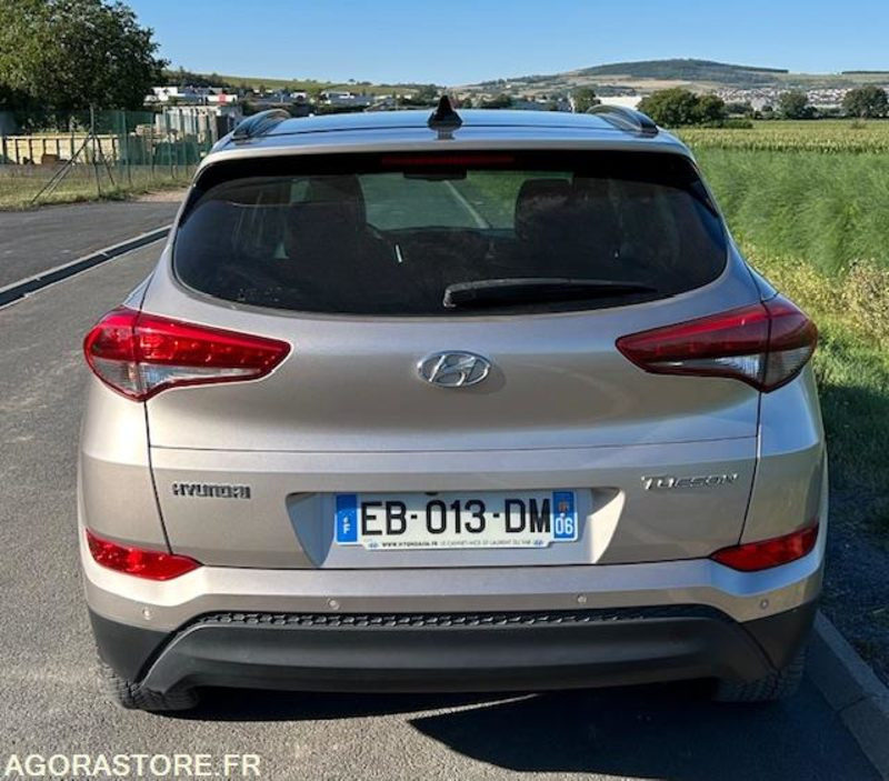 HYUNDAI TUCSON III 1.7 CRDI 141 CH EXECUTIVE 2WD DCT-7 - 2016 - 141 950 kms - SUV: slika 4 HYUNDAI TUCSON III 1.7 CRDI 141 CH EXECUTIVE 2WD DCT-7 - 2016 - 141 950 kms - SUV: slika 4