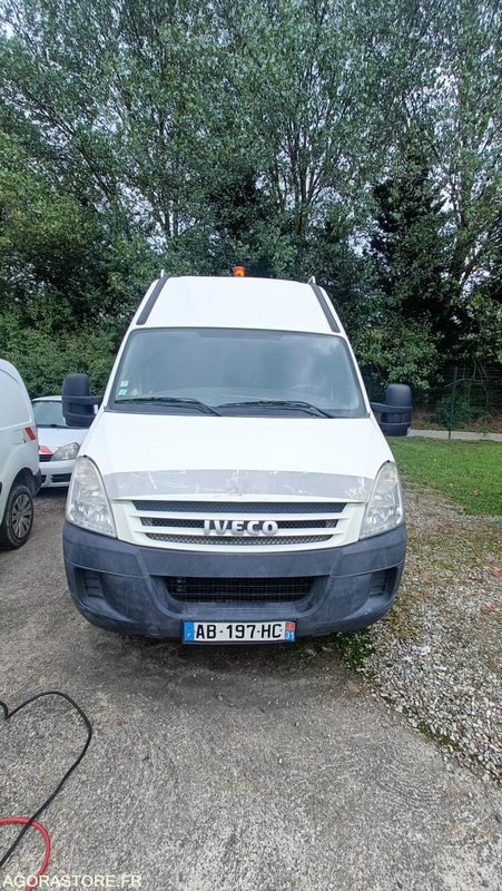 IVECO 50C15HV - Furgon: slika 2 IVECO 50C15HV - Furgon: slika 2