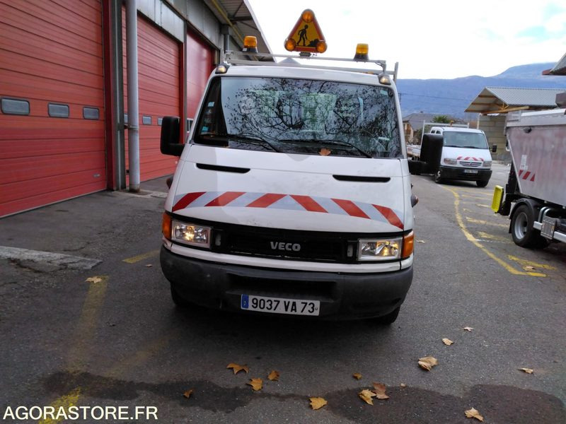 IVECO AMPLIROLL - Dostavno vozilo prekucnik: slika 2 IVECO AMPLIROLL - Dostavno vozilo prekucnik: slika 2