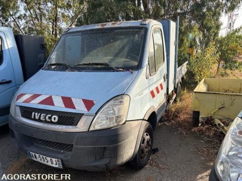 IVECO DAILY - 2010 - 156734KM - AN595DJ - Furgon: slika 3 IVECO DAILY - 2010 - 156734KM - AN595DJ - Furgon: slika 3