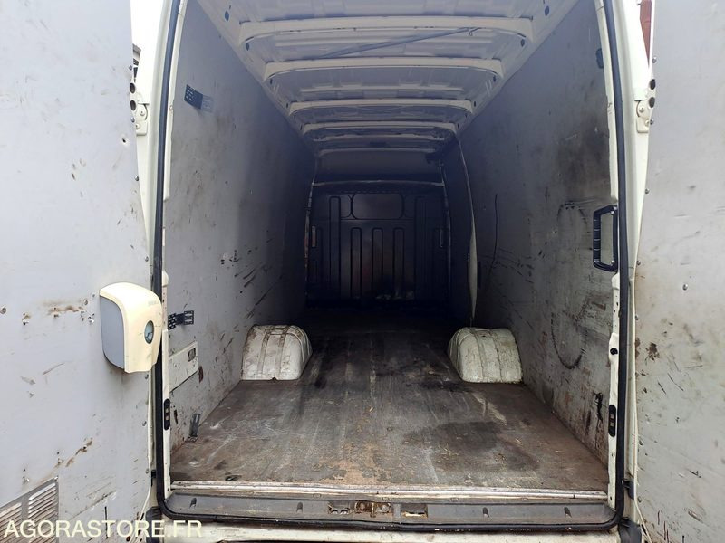 IVECO | DAILY | 2010 | 82193KM - Furgon: slika 4 IVECO | DAILY | 2010 | 82193KM - Furgon: slika 4