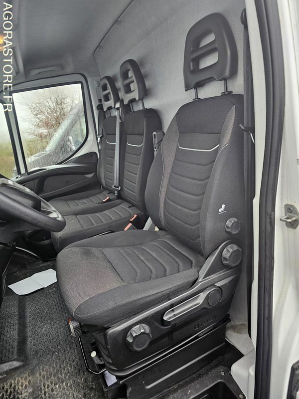 Iveco daily 35S14 - GJ847HQ - 8815 kms 2022 - Furgon: slika 5 Iveco daily 35S14 - GJ847HQ - 8815 kms 2022 - Furgon: slika 5