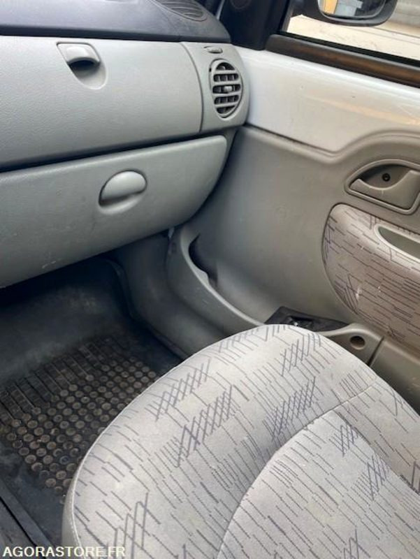Mali kombi Kangoo utilitaire - 175 000 KMS: slika 10