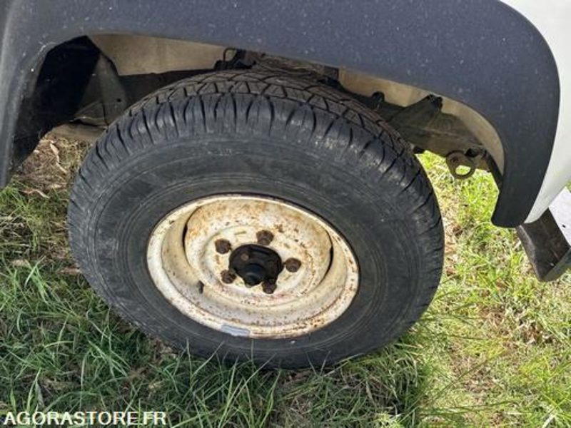 LAND ROVER DEFENDER - 2002 - 173989KM - 1158GY2B - Poltovornjak: slika 5 LAND ROVER DEFENDER - 2002 - 173989KM - 1158GY2B - Poltovornjak: slika 5