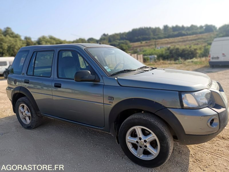 LAND ROVER FREELANDER - 2004 - 221800KMS - SUV: slika 2 LAND ROVER FREELANDER - 2004 - 221800KMS - SUV: slika 2
