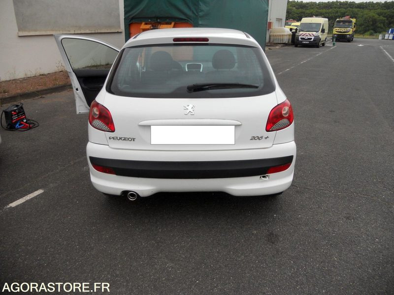 LOT 10 SLT - PEUGEOT 206+ - Avtomobil: slika 4 LOT 10 SLT - PEUGEOT 206+ - Avtomobil: slika 4