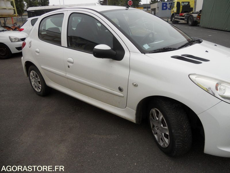 LOT 9 SLT - PEUGEOT 206+ GENERATION - Avtomobil: slika 2 LOT 9 SLT - PEUGEOT 206+ GENERATION - Avtomobil: slika 2