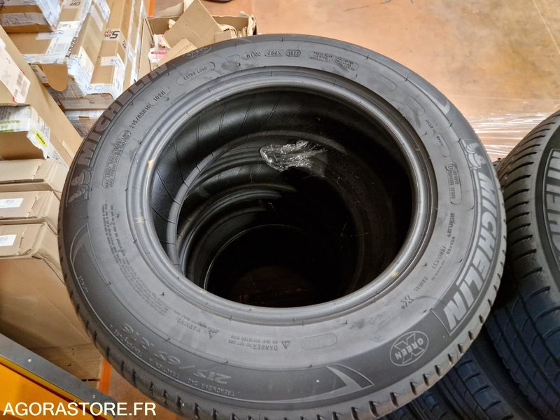 Lot de 12 pneus Michelin 215/65R16 102H - Guma: slika 3 Lot de 12 pneus Michelin 215/65R16 102H - Guma: slika 3