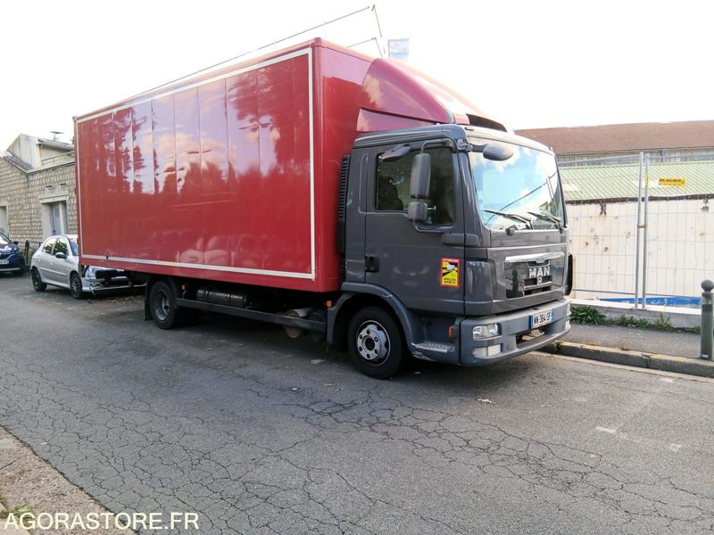 MAN TGL 7.150 ANNEE 2011- 7.5T - 385 000 KMS - Tovornjak zabojnik: slika 1 MAN TGL 7.150 ANNEE 2011- 7.5T - 385 000 KMS - Tovornjak zabojnik: slika 1