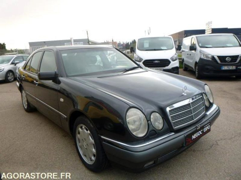 MERCEDES classe E 420 v8 W210 - 1996 - immatriculation espagnole - Avtomobil: slika 1 MERCEDES classe E 420 v8 W210 - 1996 - immatriculation espagnole - Avtomobil: slika 1