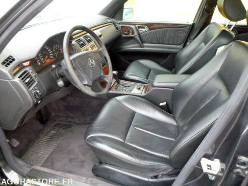 MERCEDES classe E 420 v8 W210 - 1996 - immatriculation espagnole - Avtomobil: slika 5 MERCEDES classe E 420 v8 W210 - 1996 - immatriculation espagnole - Avtomobil: slika 5