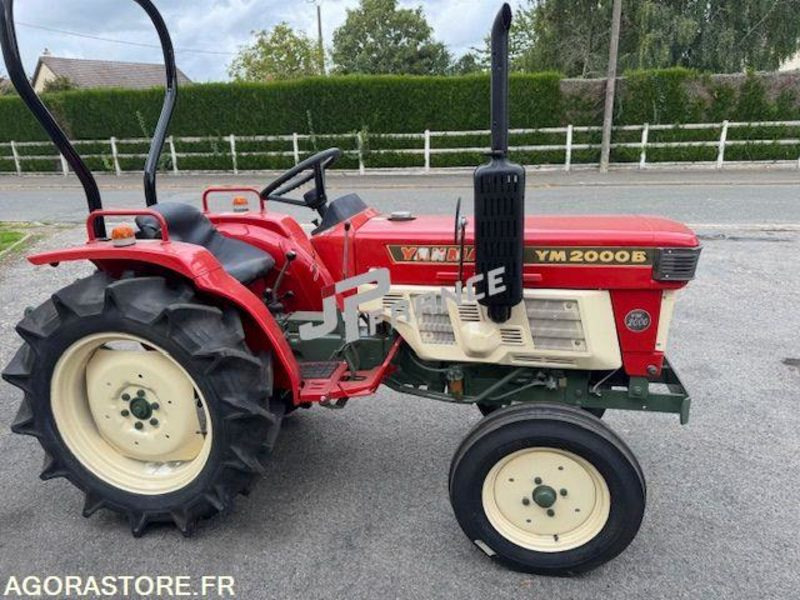 MICROTRACTEUR YANMAR 20CV 2 CYLINDRES 1150CM3 D'OCCASION 2RM TRES BON ETAT 810H - Traktor: slika 1 MICROTRACTEUR YANMAR 20CV 2 CYLINDRES 1150CM3 D'OCCASION 2RM TRES BON ETAT 810H - Traktor: slika 1