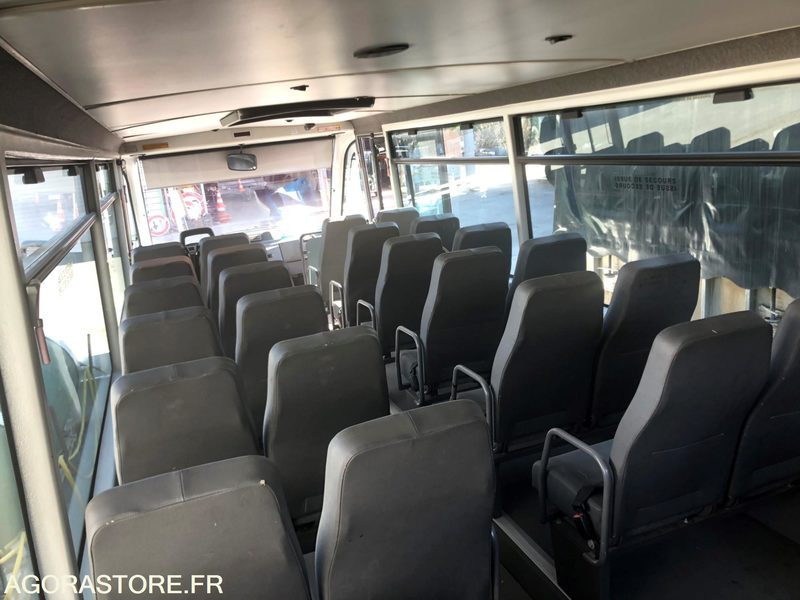 MINI-BUS MERCEDES VARIO - 127178 kms - 2000 - Minibus, Potniški kombi: slika 5 MINI-BUS MERCEDES VARIO - 127178 kms - 2000 - Minibus, Potniški kombi: slika 5