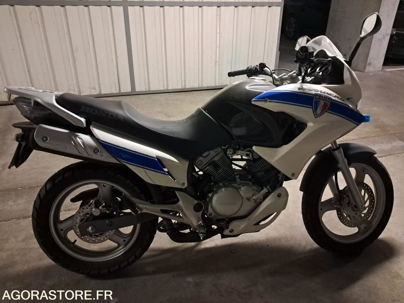 MOTO HONDA VARADERO 125 - POLICE MUNICIPALE - Motorno kolo: slika 2 MOTO HONDA VARADERO 125 - POLICE MUNICIPALE - Motorno kolo: slika 2