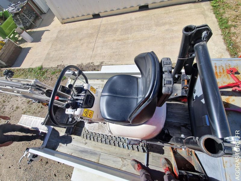 Mini Pelle 1T JCB 8010CTS + Remorque - 2023 / (NEUVE) 19 HEURES (EMF201) - Mini bager: slika 3 Mini Pelle 1T JCB 8010CTS + Remorque - 2023 / (NEUVE) 19 HEURES (EMF201) - Mini bager: slika 3