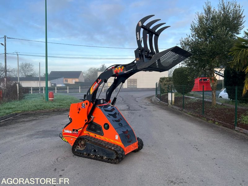 Mini chargeur porte outils SV25H moteur 25cv kubota - Nakladalec: slika 2 Mini chargeur porte outils SV25H moteur 25cv kubota - Nakladalec: slika 2