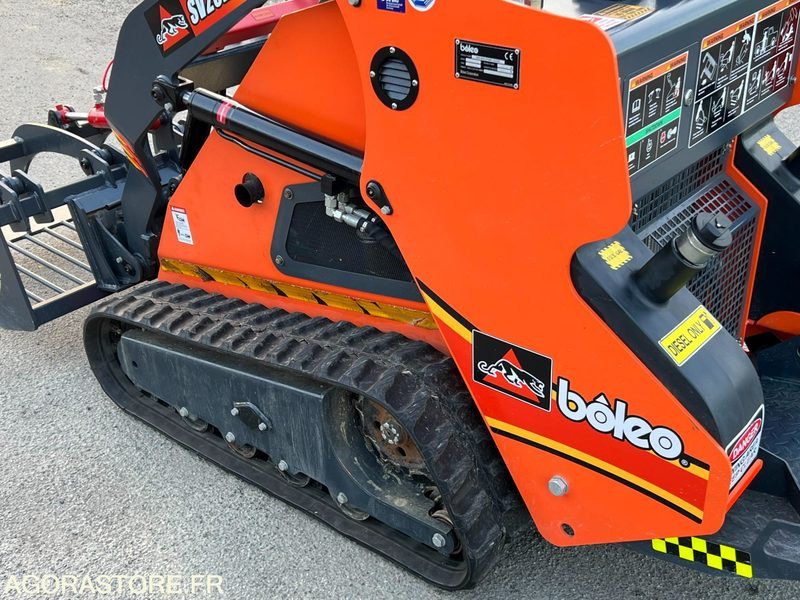 Mini chargeur porte outils SV25H moteur 25cv kubota - Nakladalec: slika 3 Mini chargeur porte outils SV25H moteur 25cv kubota - Nakladalec: slika 3