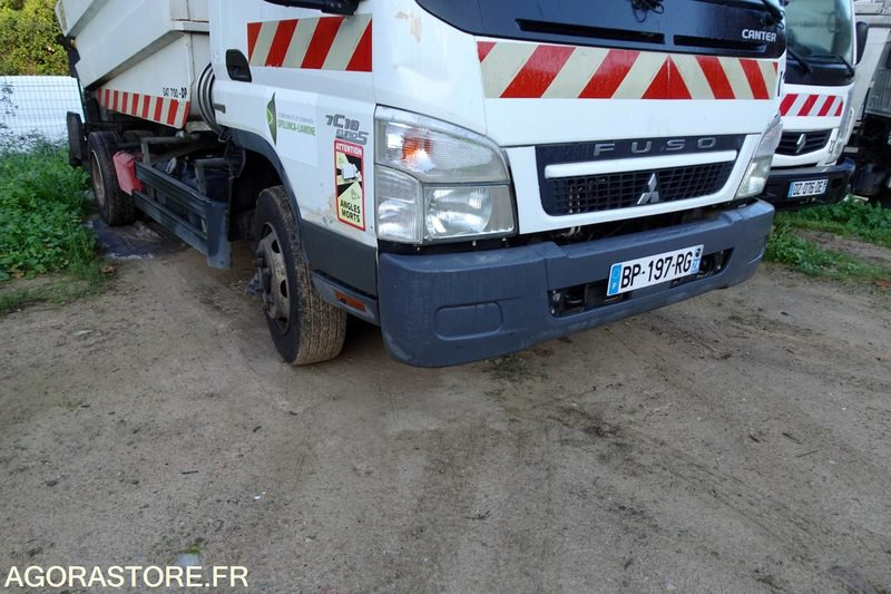 Mitsubishi Fuso - Smetarski tovornjak: slika 2 Mitsubishi Fuso - Smetarski tovornjak: slika 2