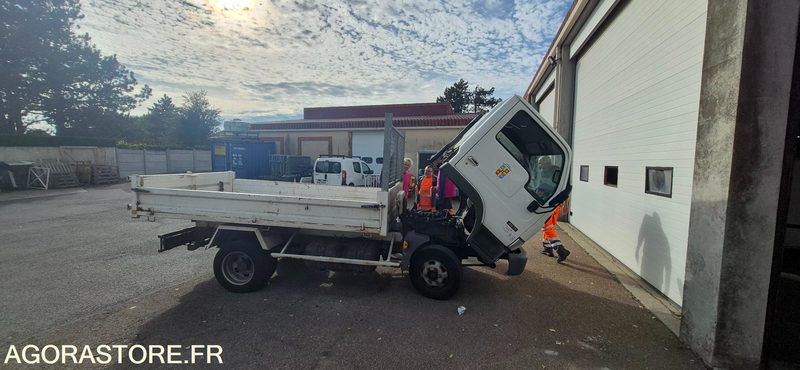 Nissan Cabstar - Dostavno vozilo prekucnik: slika 4 Nissan Cabstar - Dostavno vozilo prekucnik: slika 4