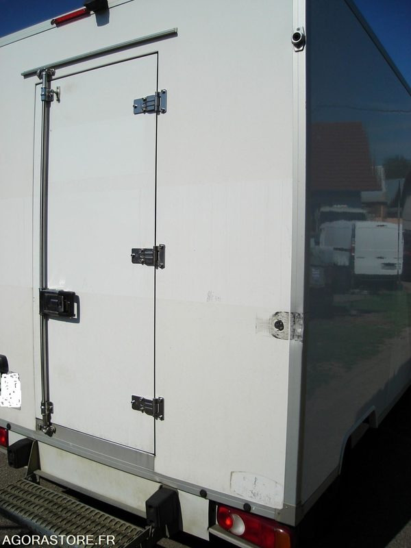 OPEL VIVARO FRIGORIFIQUE - 2017 - 159600KM - Hladilno vozilo: slika 3 OPEL VIVARO FRIGORIFIQUE - 2017 - 159600KM - Hladilno vozilo: slika 3