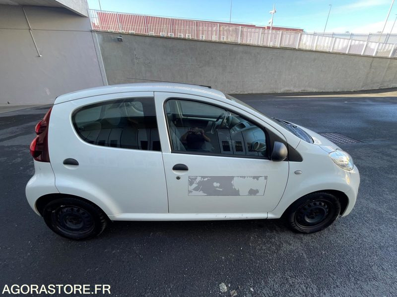 PEUGEOT 107 CL-099-LQ - Avtomobil: slika 2 PEUGEOT 107 CL-099-LQ - Avtomobil: slika 2