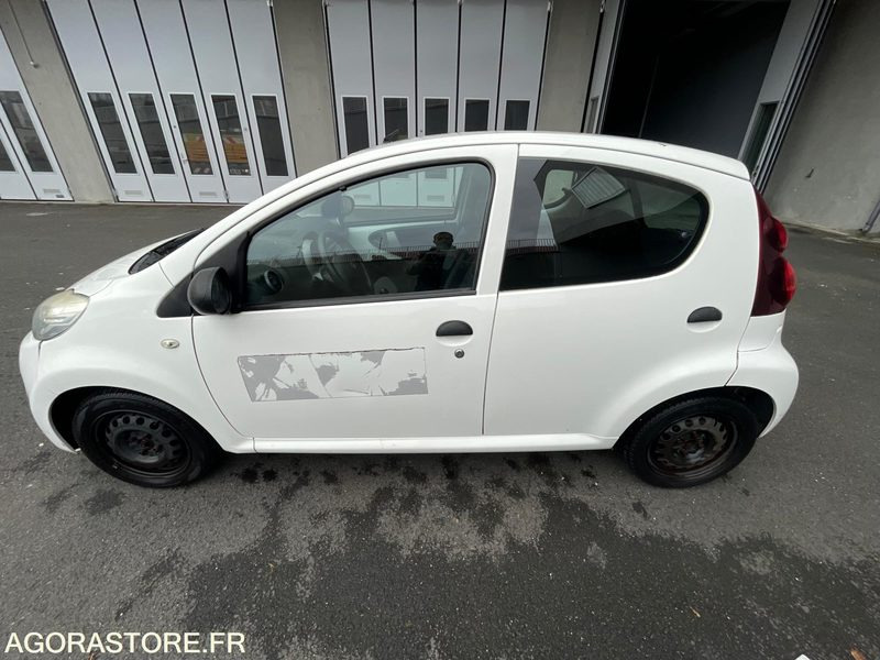 PEUGEOT 107 CL-310-LQ - Avtomobil: slika 3 PEUGEOT 107 CL-310-LQ - Avtomobil: slika 3