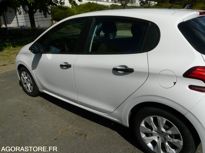 PEUGEOT 208 DX177CZ - Avtomobil: slika 5 PEUGEOT 208 DX177CZ - Avtomobil: slika 5