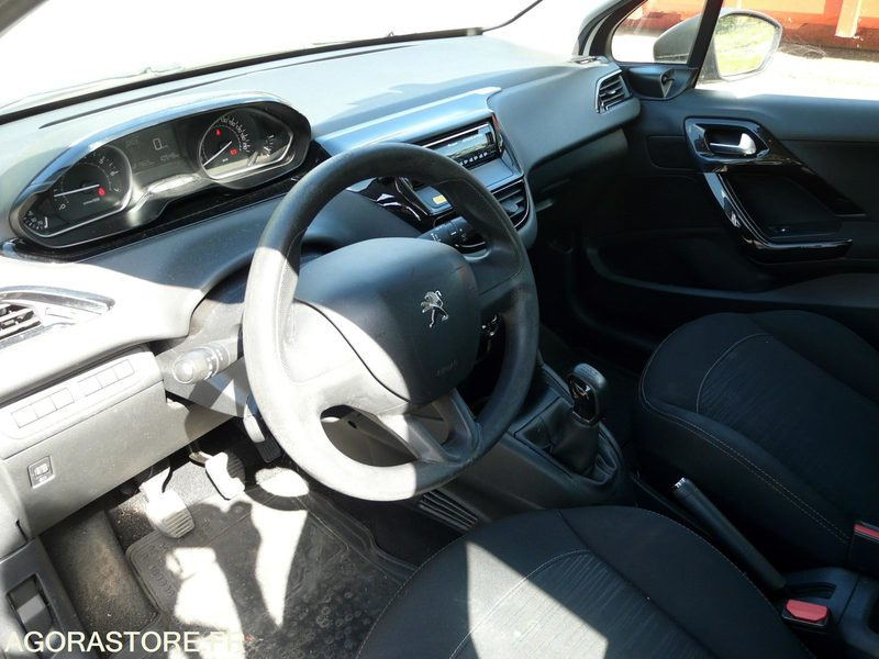 PEUGEOT 208 DX190CZ - Avtomobil: slika 5 PEUGEOT 208 DX190CZ - Avtomobil: slika 5