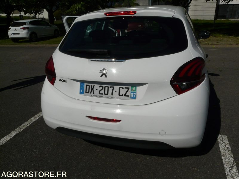 PEUGEOT 208 DX207CZ - Avtomobil: slika 2 PEUGEOT 208 DX207CZ - Avtomobil: slika 2