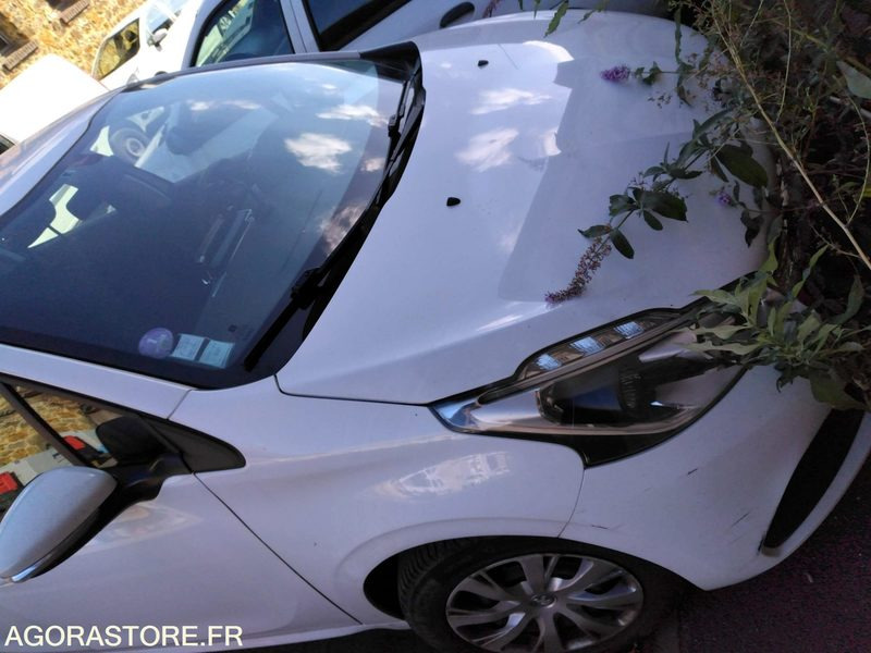 PEUGEOT 208 - Avtomobil: slika 4 PEUGEOT 208 - Avtomobil: slika 4