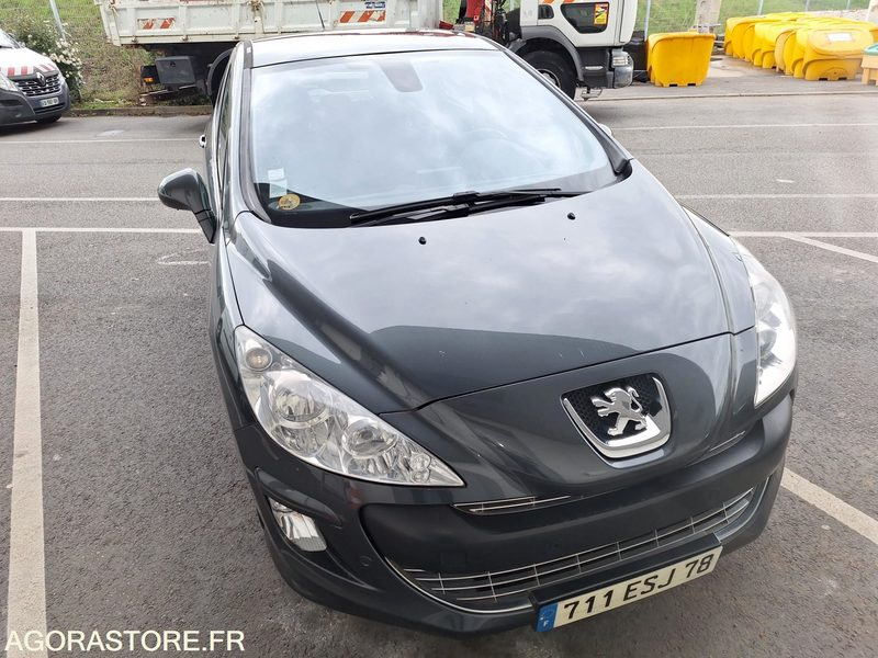 PEUGEOT 308 _ 5 places _ Diesel - Avtomobil: slika 1 PEUGEOT 308 _ 5 places _ Diesel - Avtomobil: slika 1