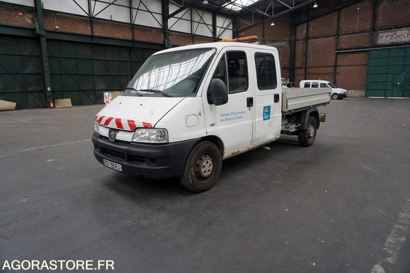 PEUGEOT BOXER PLATEAU DOUBLE CABINE - Dostavno vozilo prekucnik: slika 1 PEUGEOT BOXER PLATEAU DOUBLE CABINE - Dostavno vozilo prekucnik: slika 1