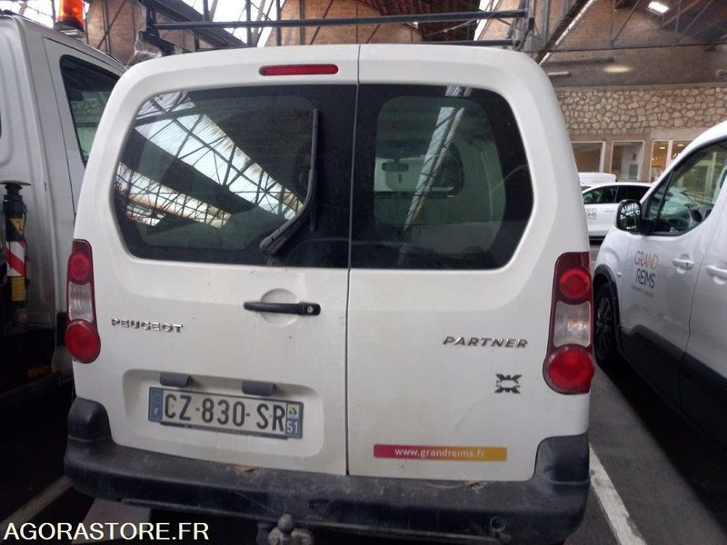PEUGEOT PARTNER CZ-830-SR - Mali kombi: slika 4 PEUGEOT PARTNER CZ-830-SR - Mali kombi: slika 4